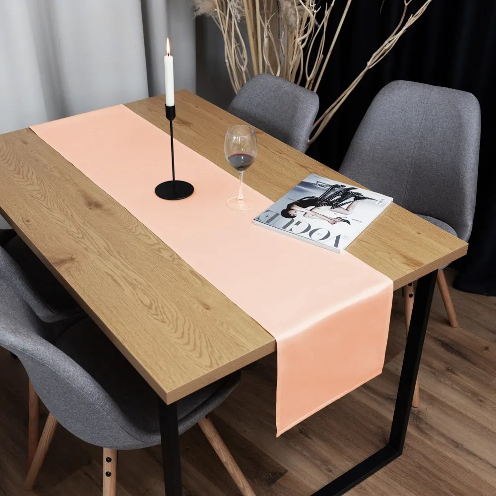 Biante Saténový behúň na stôl polyesterový Satén LUX-060 Svetlo broskyňový 45x180 cm