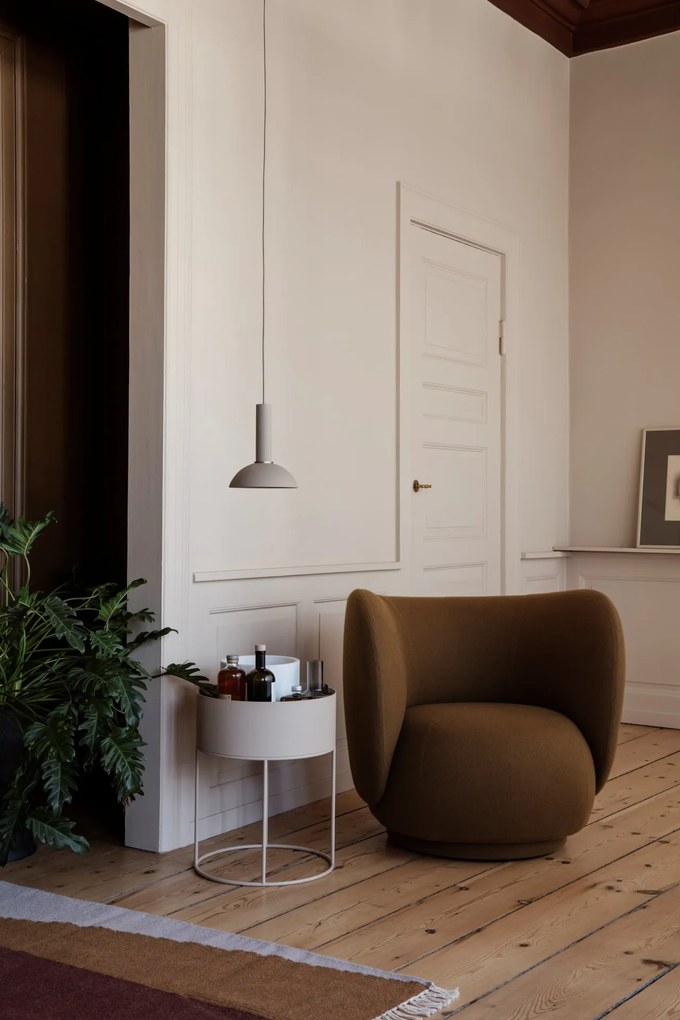 Ferm Living Okrúhly stojan na kvety Plant Box Light Grey
