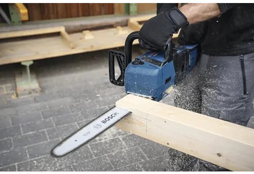 Aku reťazová píla BOSCH Professional GKE 18-40 bez aku a nabíjačky