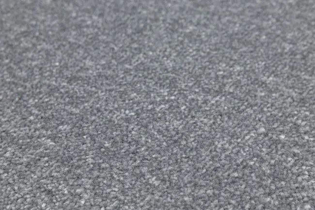 Metrážny koberec Himalaya 274 strieborný