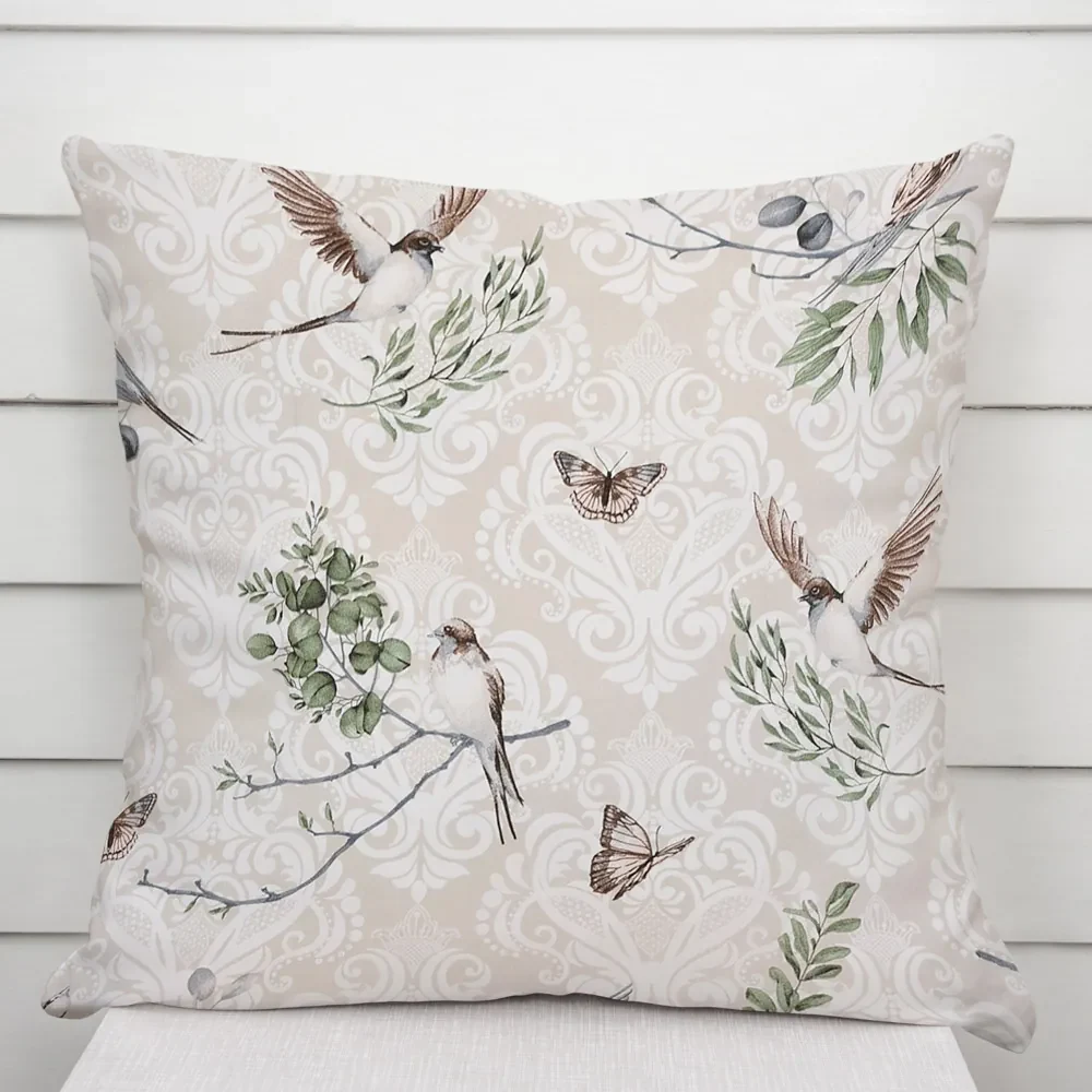 Biante Bavlnená obliečka na vankúš Sandra SA-490 Lastovičky s motýlikmi na béžovom ornamente 45 x 45 cm