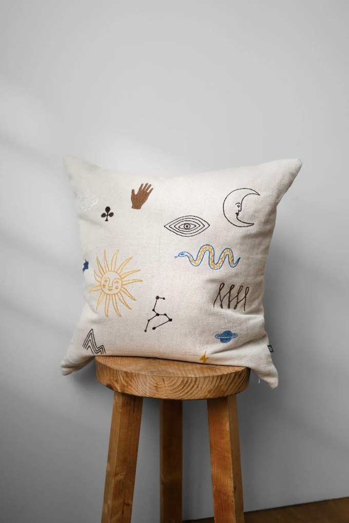 Fine Little Day Ľanový poťah na vankúš Symbol Embroidered 48 x 48 cm