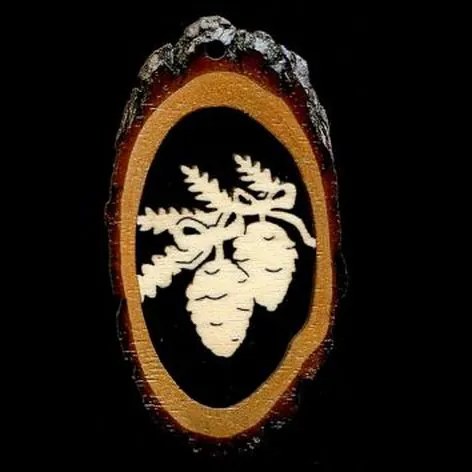 AMADEA Drevená ozdoba s potlačou kôry - ovál so šiškami 6 cm