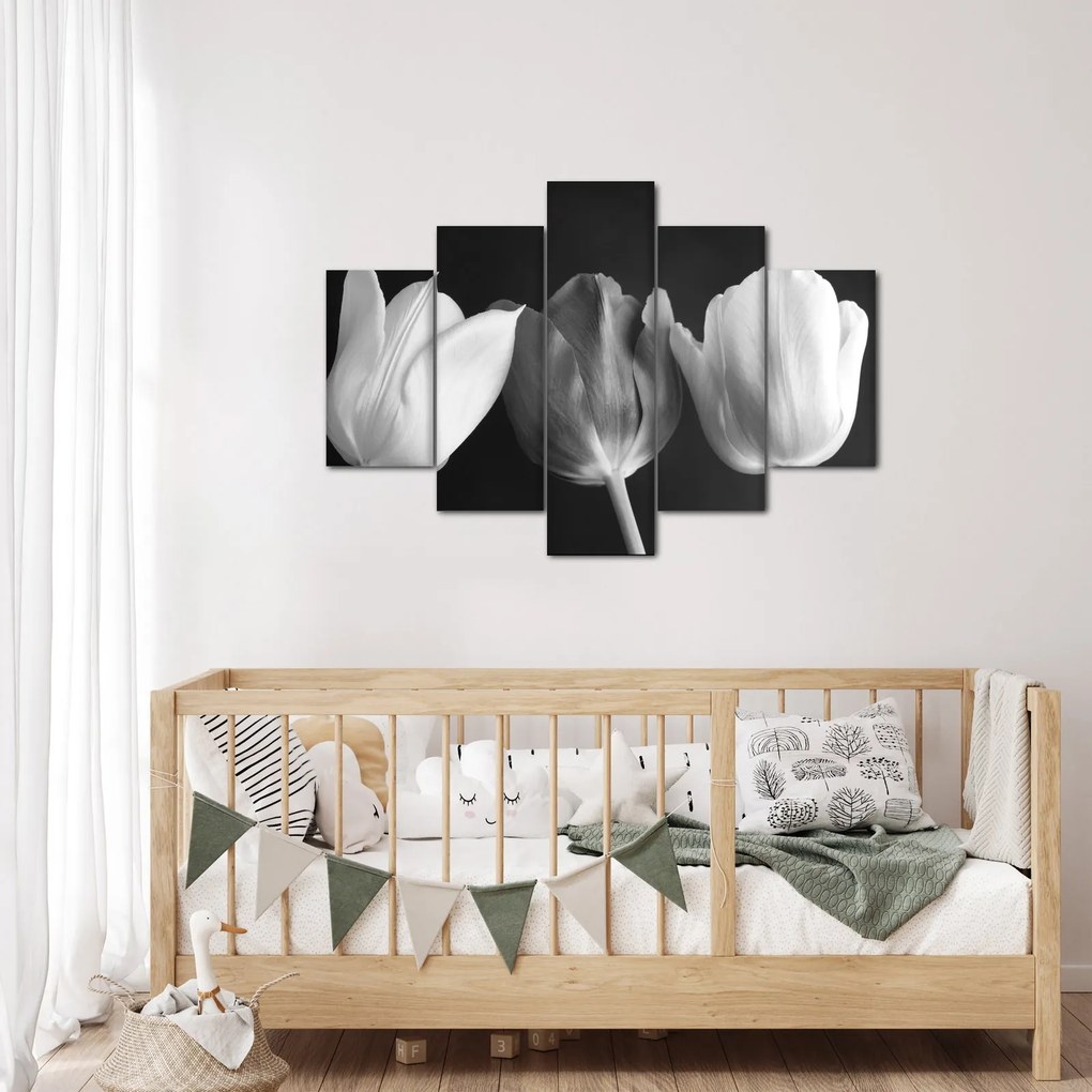Obraz - Čiernobiele kvety tulipánov (150x105 cm)