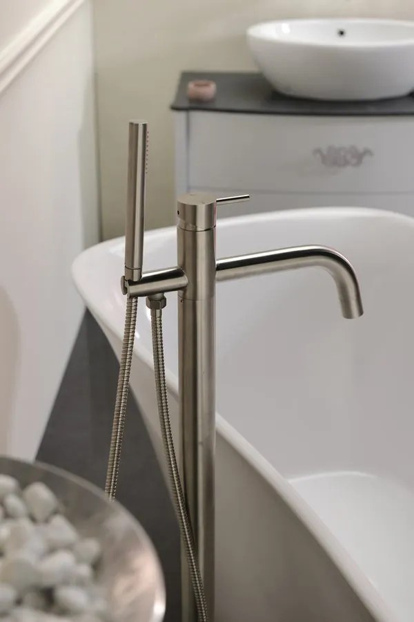 Sapho Sapho, MINIMAL vaňová batéria s pripojením do podlahy, nerez, MI021