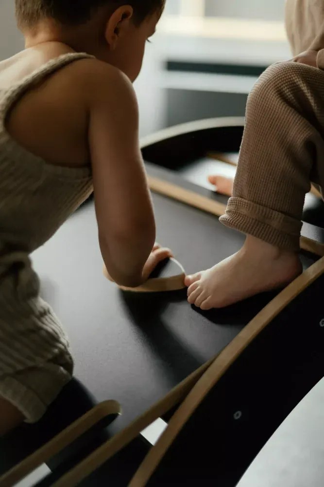 Šmykľavka - lezecká stena čierna stredná