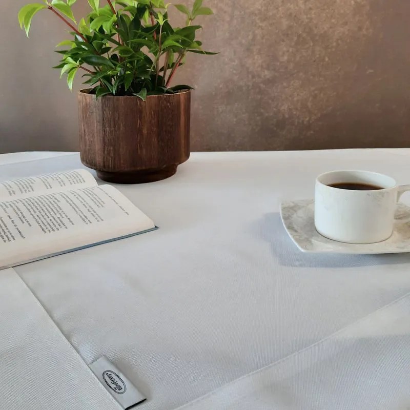 Vodoodpudivý behúň na stôl Aleksa 40 × 180 cm – biely
