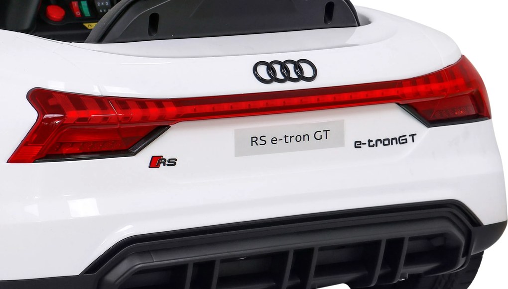 Ramiz Elektrické autíčko Audi RS E-Tron GT pre deti biele + diaľkové ovládanie + pohon 4x4 + rádio MP3 + LED + EVA