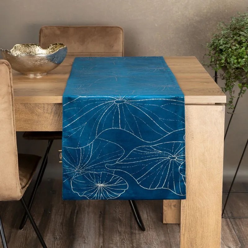 Dekorstudio Elegantný zamatový behúň na stôl BLINK 18 granátovomodrý Rozmer behúňa (šírka x dĺžka): 35x220cm