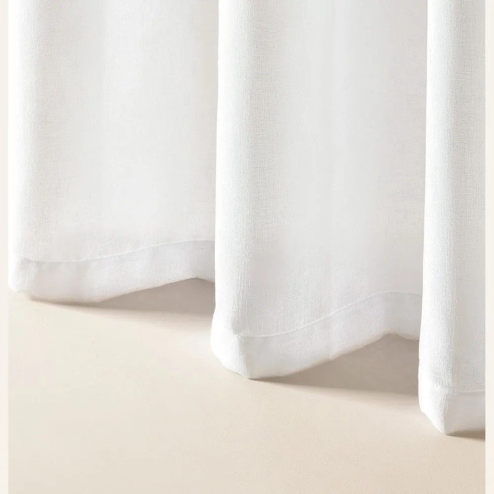 Biela záclona Sensia so zavesením na priechodky 350 x 250 cm