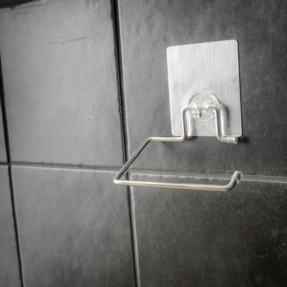 Samolepiaci držiak z pochrómovanej ocele na toaletný papier Compactor