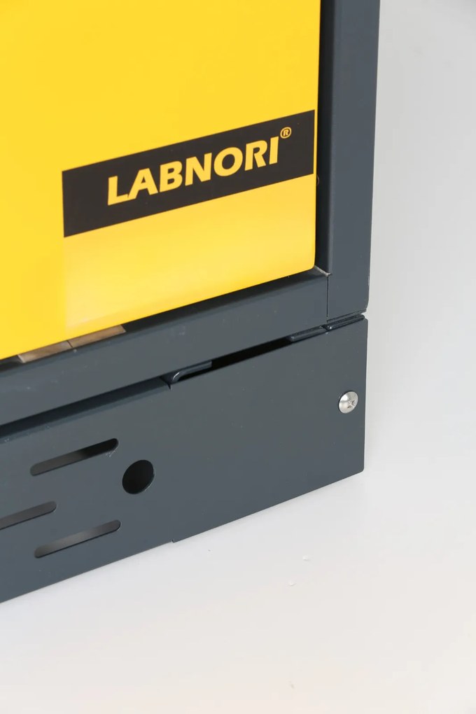 Požiarna skriňa na nebezpečné látky, typ 90, 1200 × 615 × 1950 mm, 2dverová