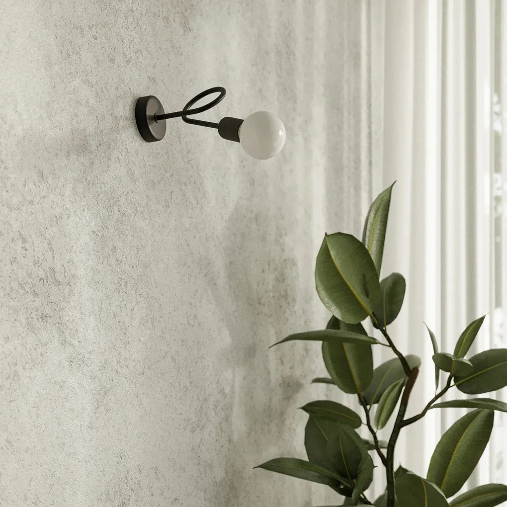 Nástenné svietidlo Loop 1, čierne telo svietidla