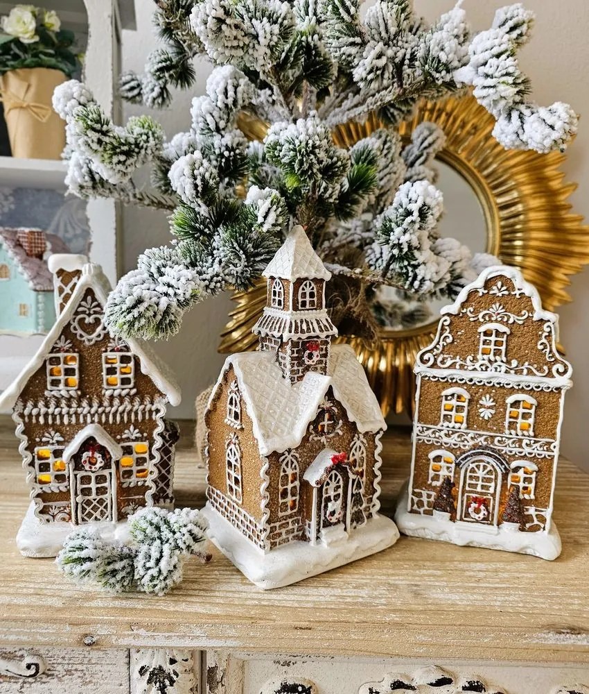 Vianočný perníkový domček s Led svetielkami Gingerbread House - 12*10*21cm/ 3*AA