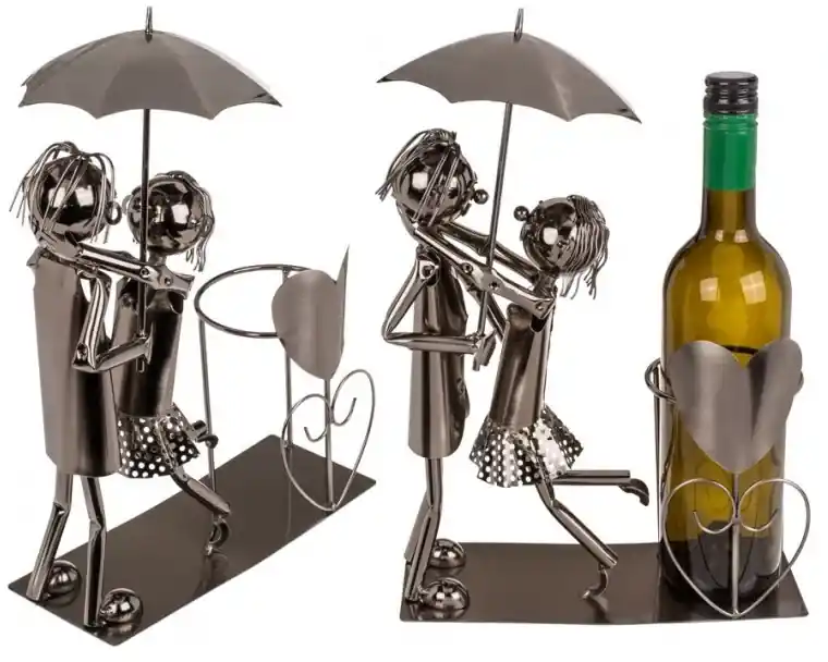 71-3271 DR Kovový stojan na víno - zamilovaný pár s dáždnikom | BIANO