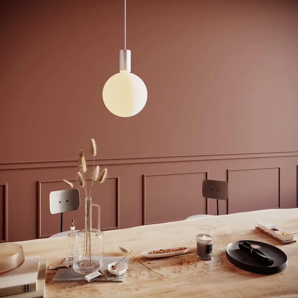 Teplá LED stmievateľná žiarovka E27, 8 W Sphere – tala