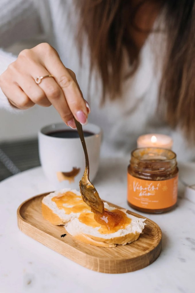 Bella Rose Drevená servírovacia tácka Stromček – menšia