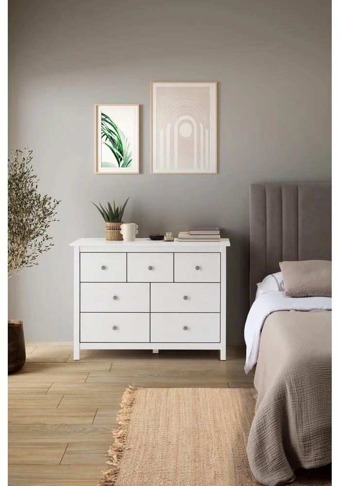 Biela nízka komoda z borovicového dreva 110x80 cm Berna – Marckeric