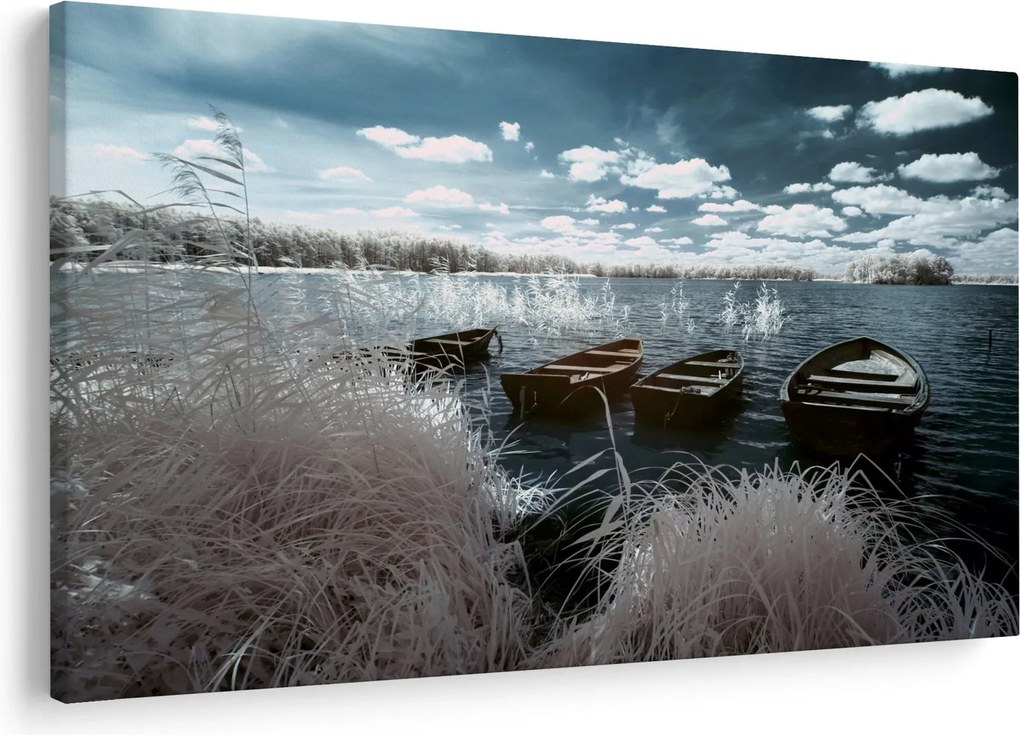 Obraz - Drevené loďky na jazere (90x60 cm)