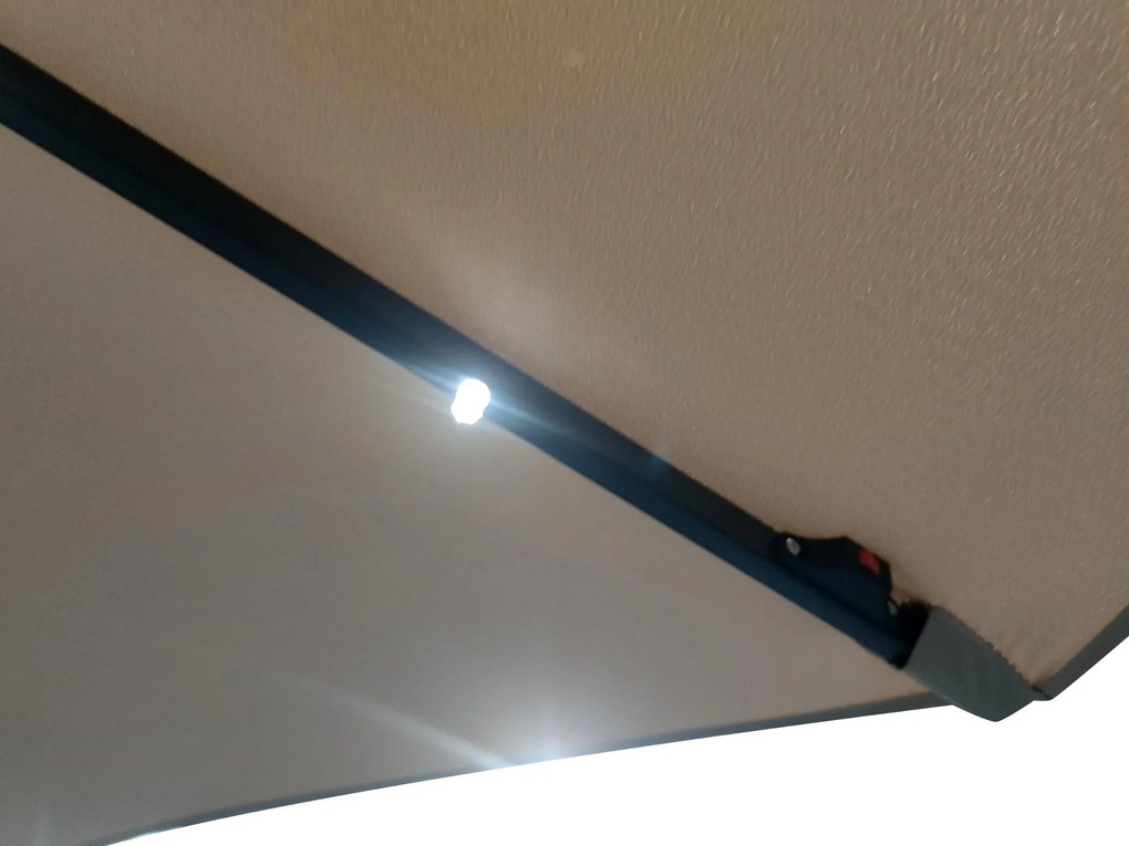 Záhradný slnečník Houseland Zyra s LED osvetlením 300 cm svetlohnedý
