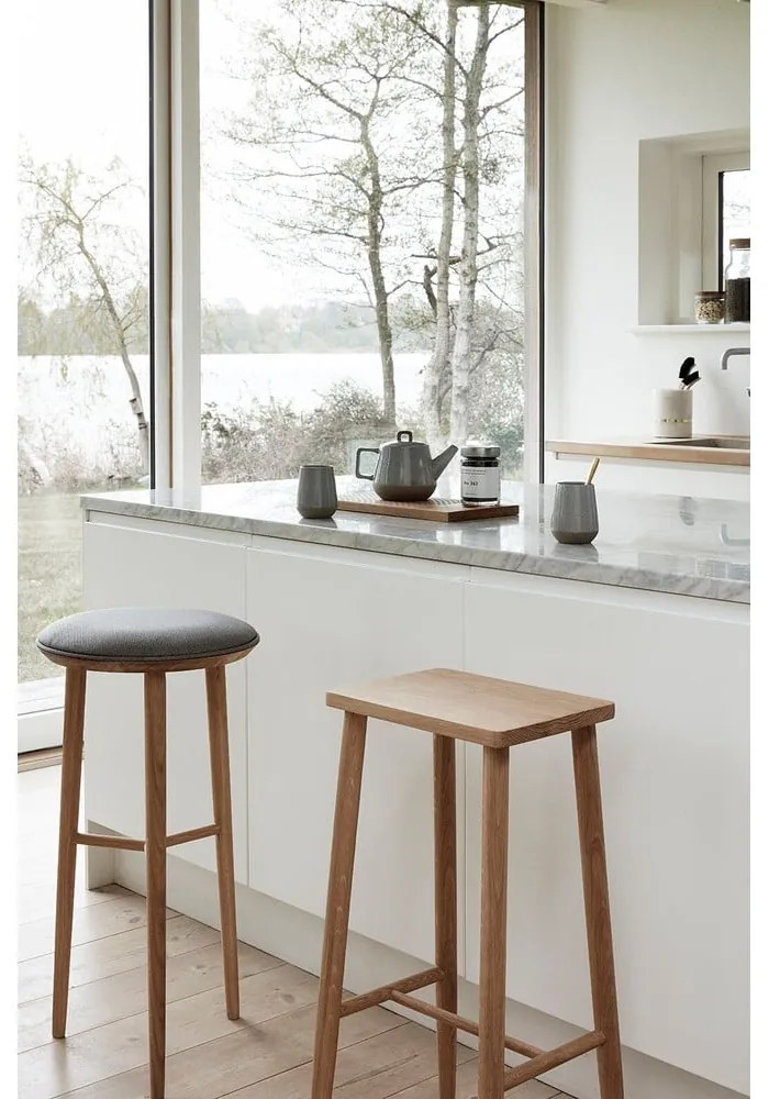 Barová stolička z dubového dreva v prírodnej farbe (výška sedadla 72 cm) Folk – Hübsch