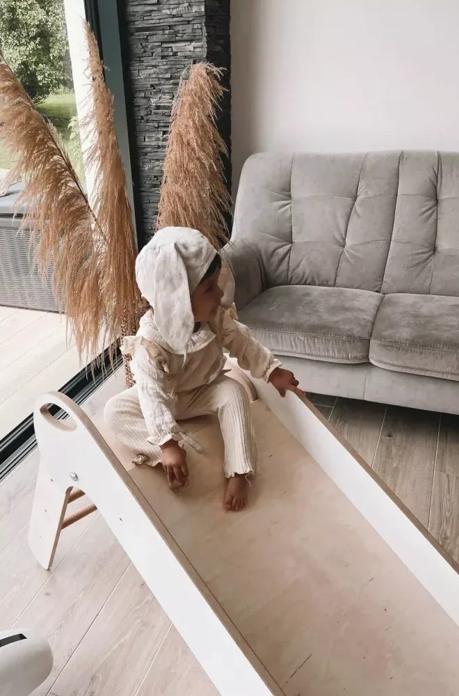 Drevená skladacia šmýkačka pre deti – bezpečná zábava do izby aj herne