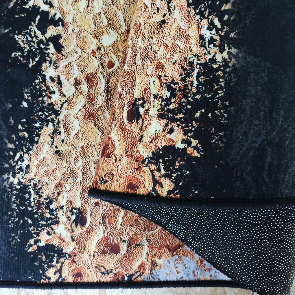 DY ČIERNY a ZLATÝ koberec N 13 Rozmer: 160x220 cm