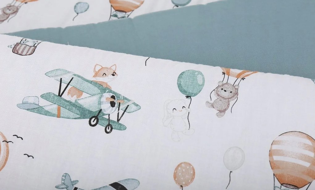 Ochranný mantinel do postieľky 180x30 cm BABYMAM PREMIUM - Let balónom/zelená