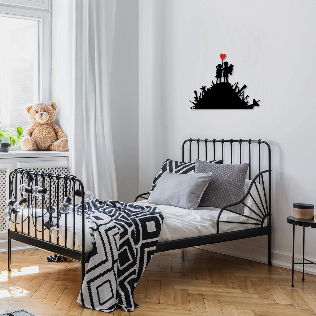 Nástenná kovová dekorácia Banksy 1 čierna/červená