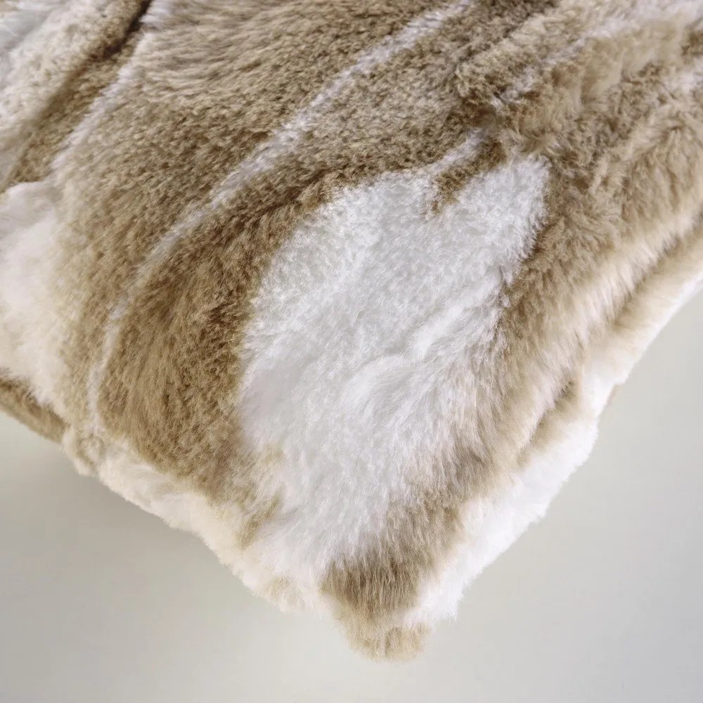 Dekoračný vankúš z umelej kožušiny 45x45 cm Cheyenne – douceur d'intérieur