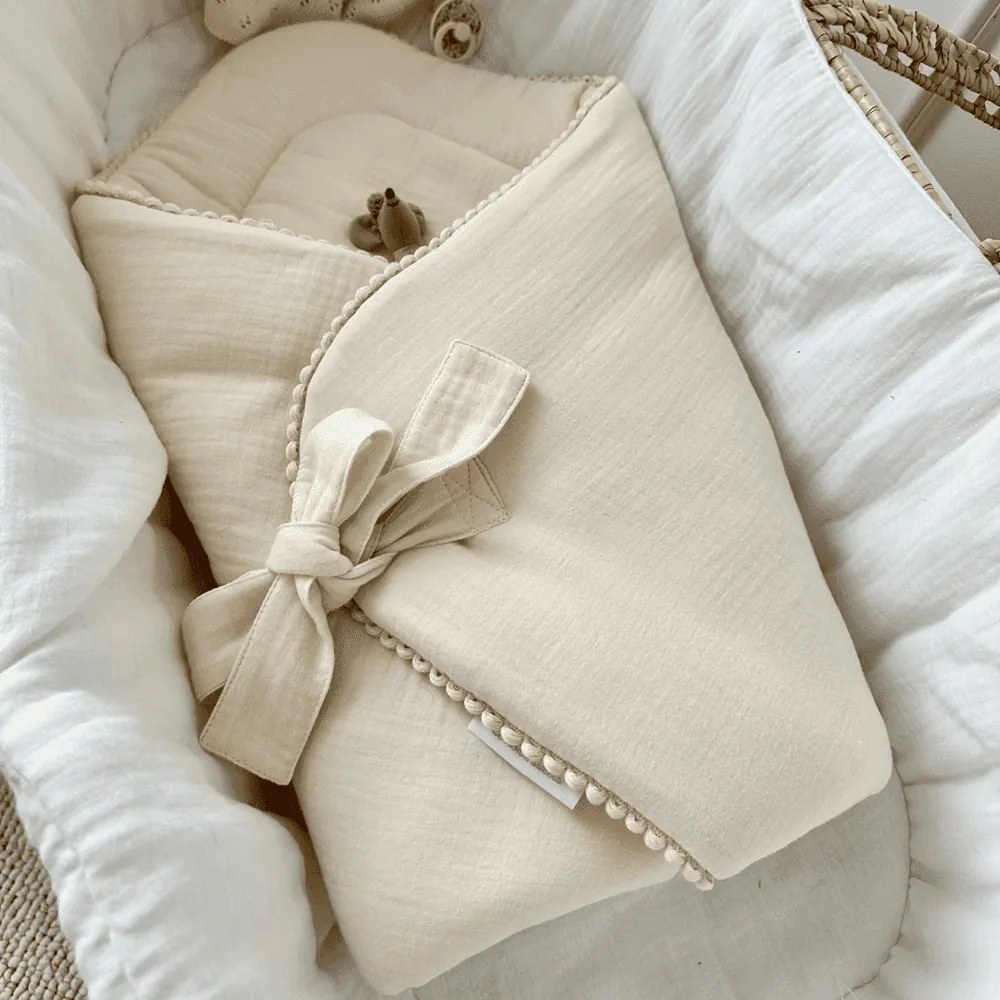 Mušelínová zavinovačka s lemovaním vanilka 70x70cm