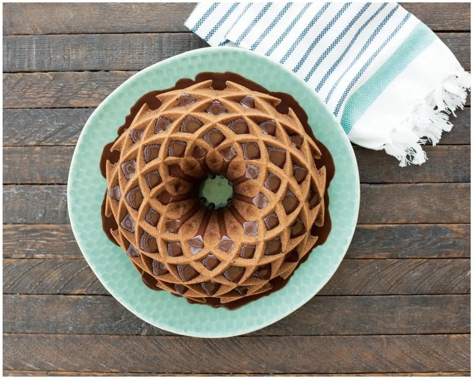 Forma na bábovku v zlatej farbe Nordic Ware Jubilee, 2,4 l