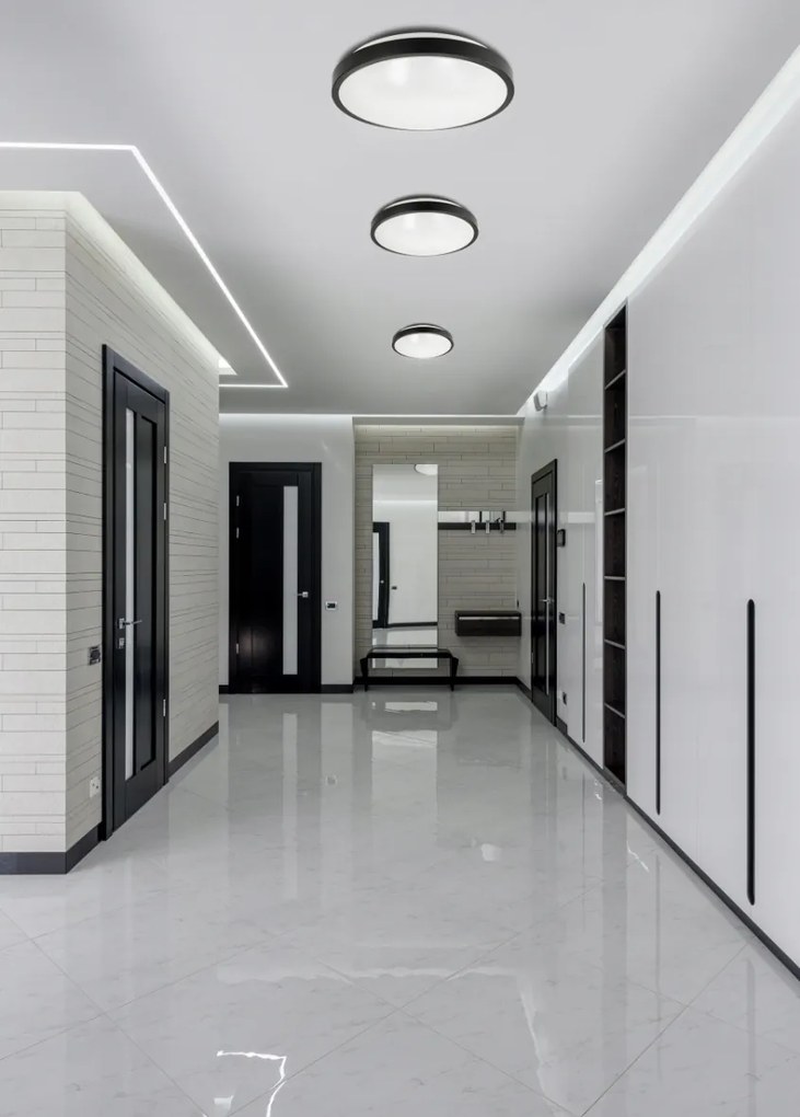 BERGE Okrúhle čierne prisadené stropné svietidlo N/T 2x E27 + 2x LED žiarovka