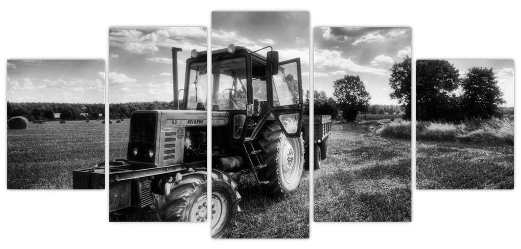 Čiernobiely obraz traktora