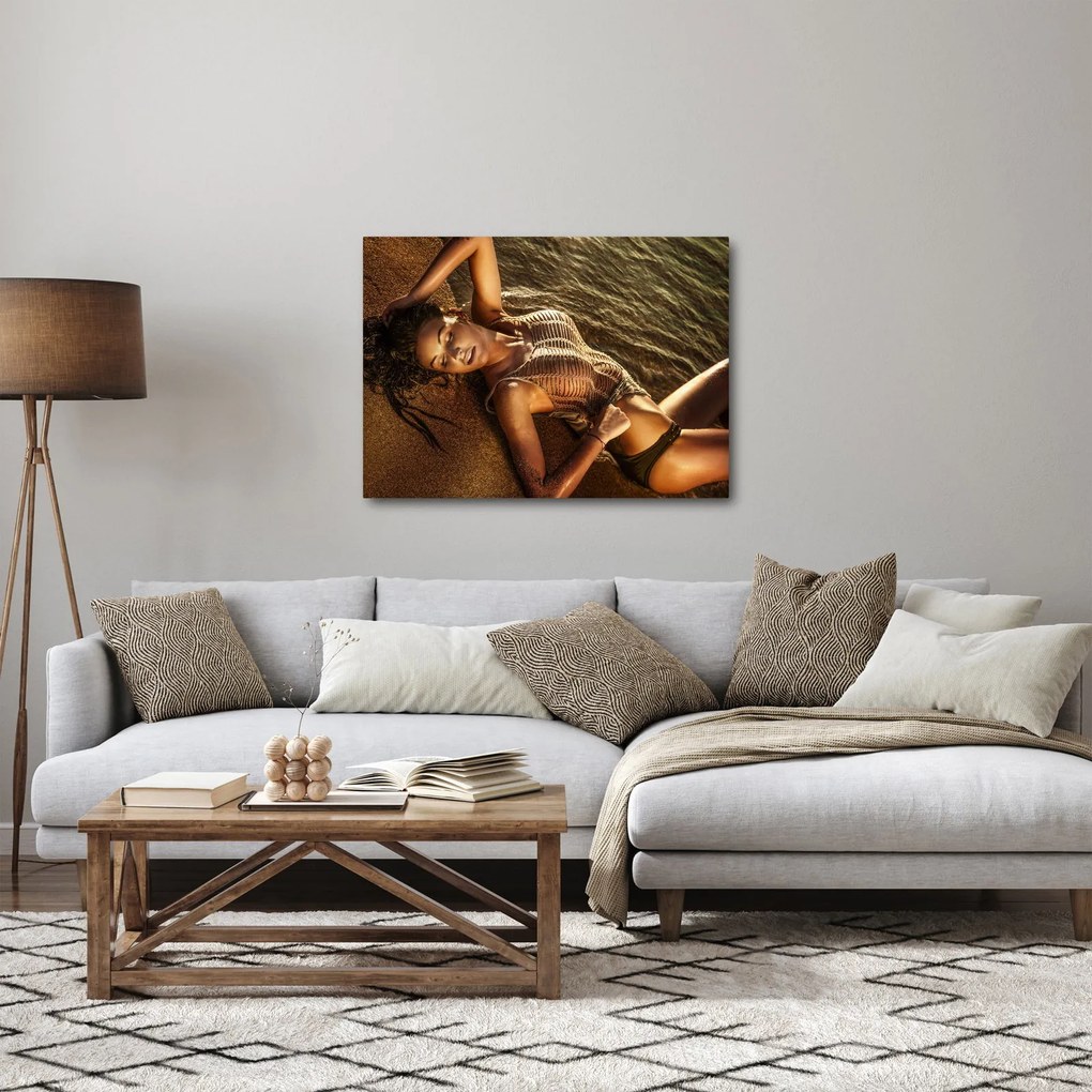 Obraz ženy ležiacej na pláži (70x50 cm)