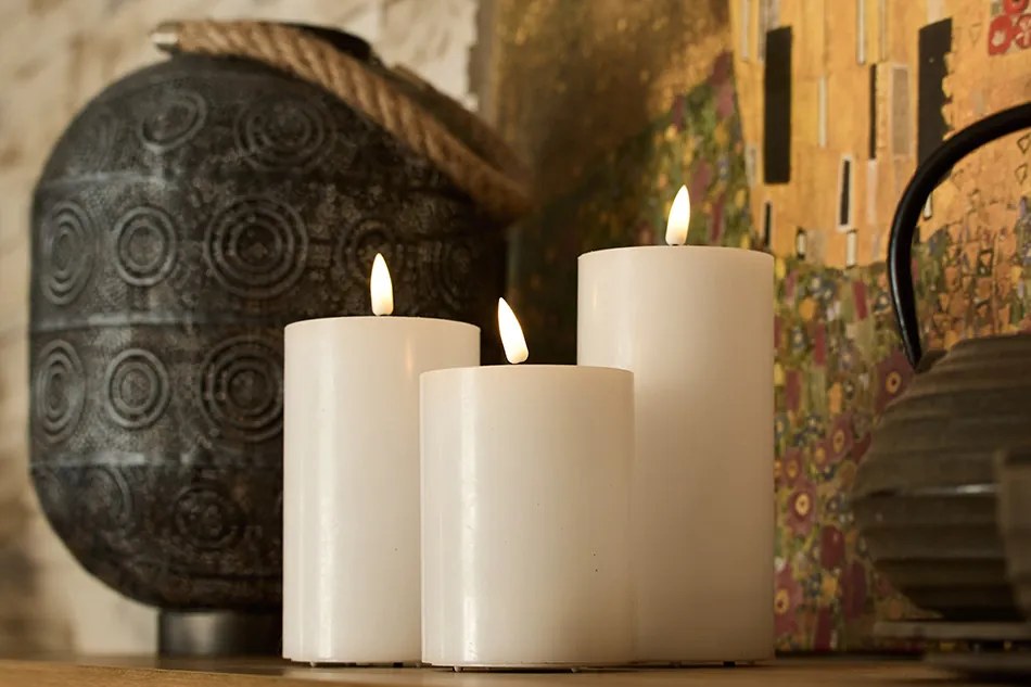 DECOLED LED sviečka, vosk, 7,5 x 12,5 cm, biela