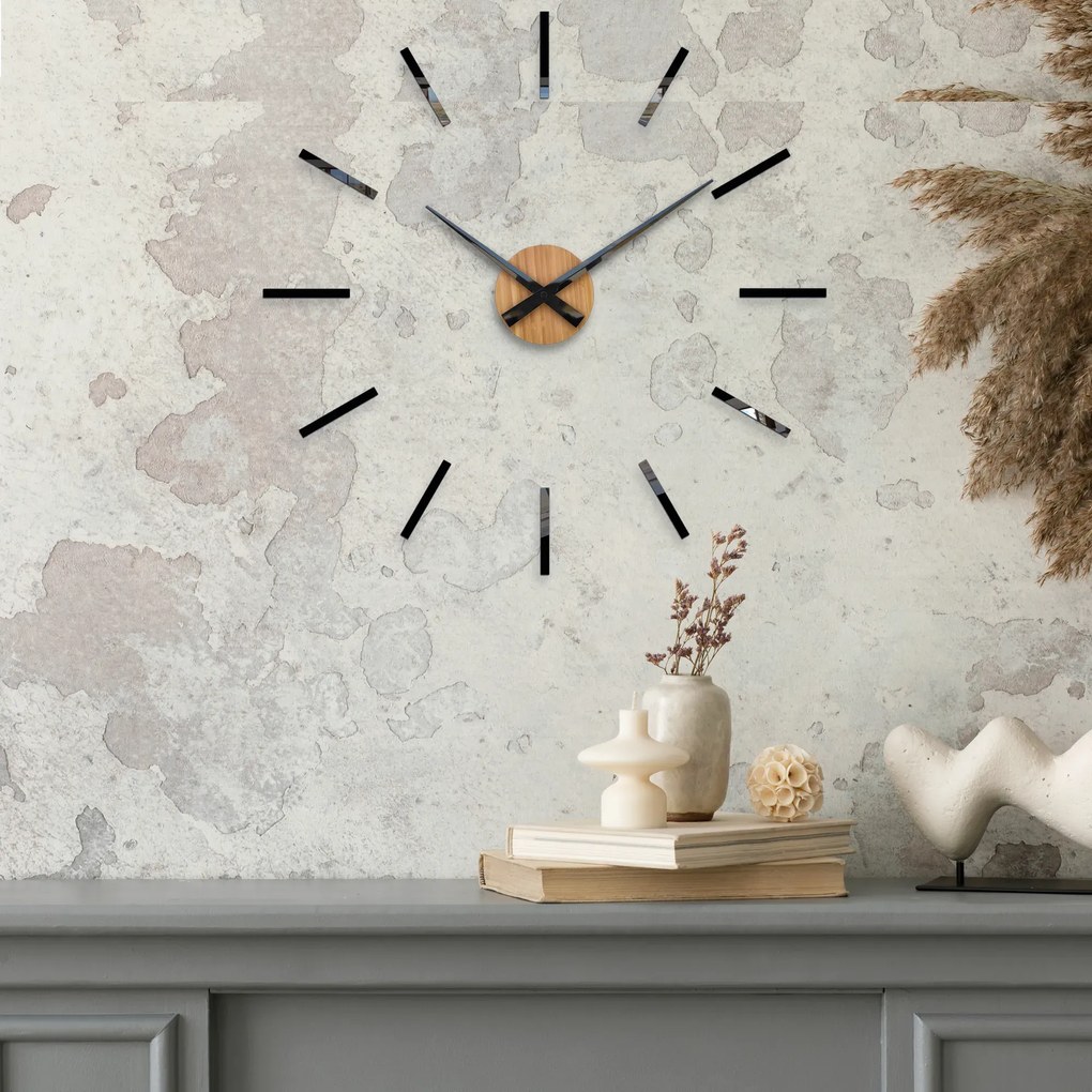 Nástěnné samolepící hodiny Cezar 65 cm černé/hnědé