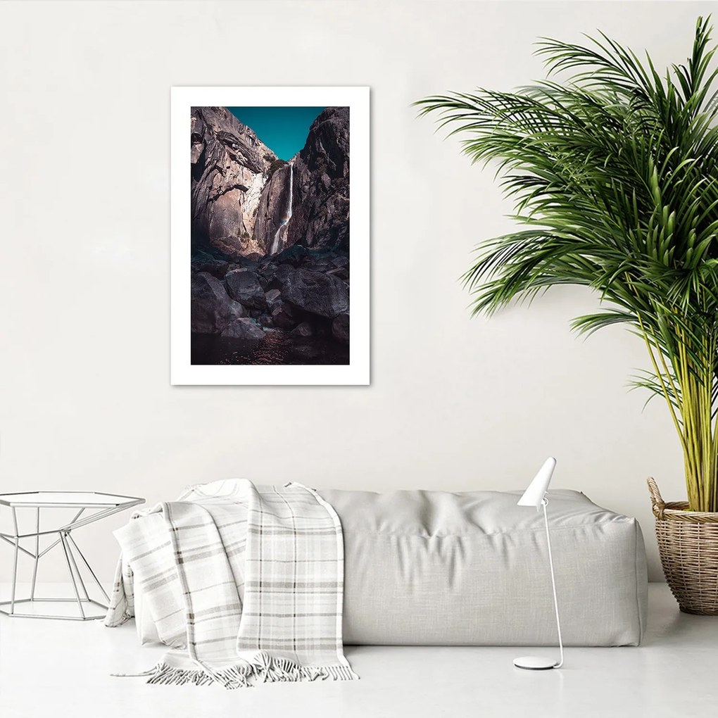 Gario Plagát Vodopád medzi vysokými skalami Farba rámu: Bez rámu, Rozmery: 40 x 60 cm