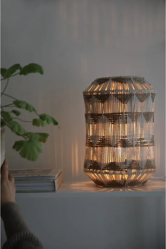 Stolová lampa v prírodnej farbe s tienidlom z textilu a juty (výška 35 cm) Ano – Markslöjd