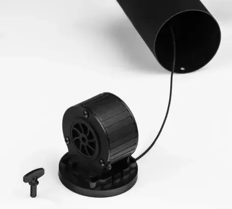 Minimalisticky luster na lanku Stilvi Čierna