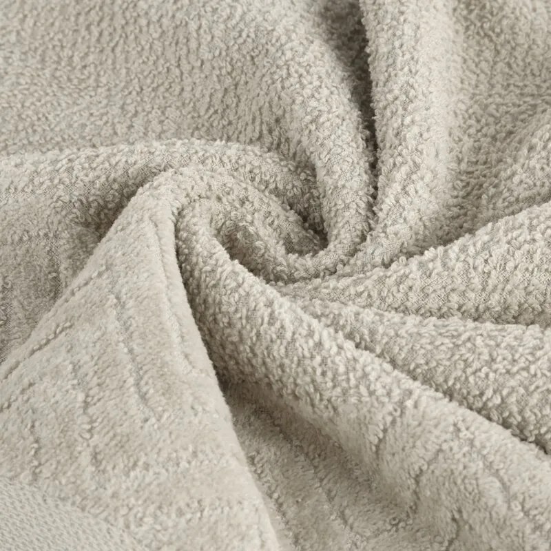 Dekorstudio Uterák LOREN so zamatovým okrajom - svetlobéžový Rozmer uteráku: 70x140cm