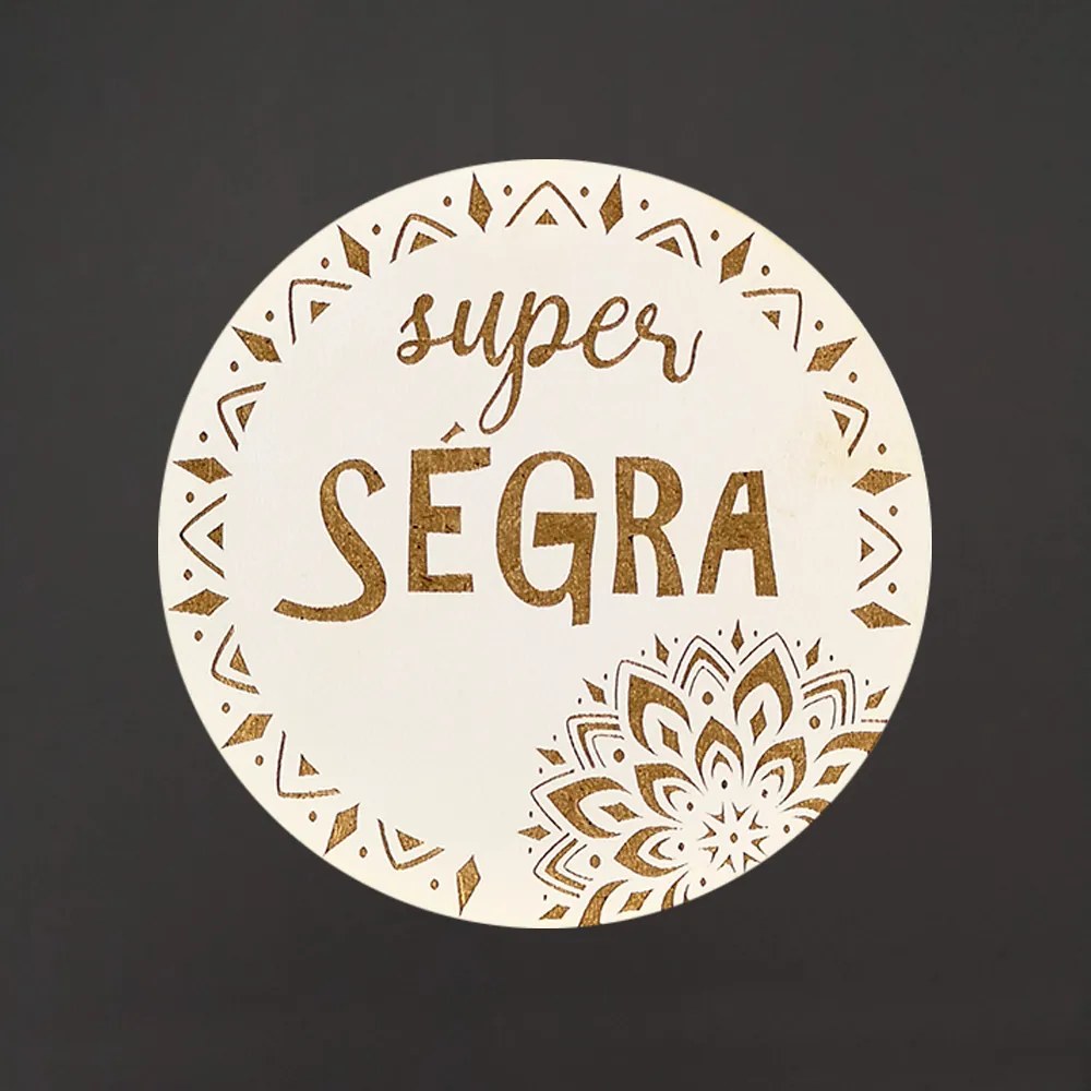 AMADEA Drevený podtácok okrúhly text "super ségra", priemer 10,5 cm, český výrobok