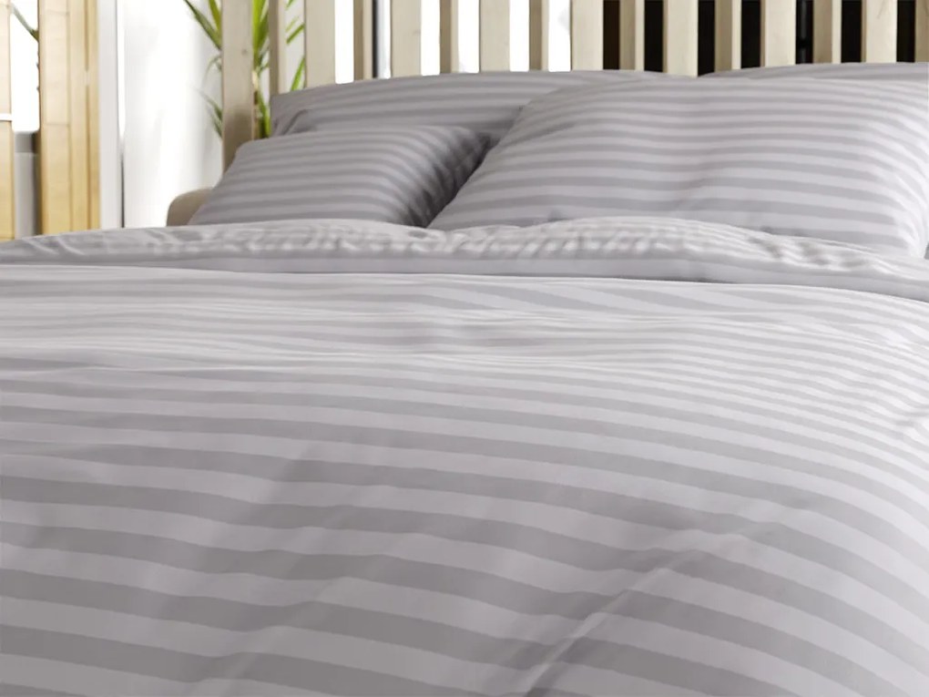 Hotelové obliečky z mikrovlákna JASMINE svetlo sivá - prúžok 2 cm Rozmer obliečok: 2 ks 70 x 90 cm | 200 x 220 cm