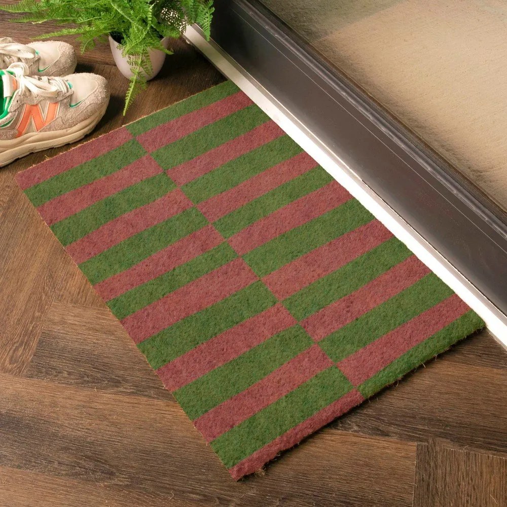 Rohožka z kokosového vlákna 40x60 cm Pink &amp; Green Half Stripes – Artsy Doormats