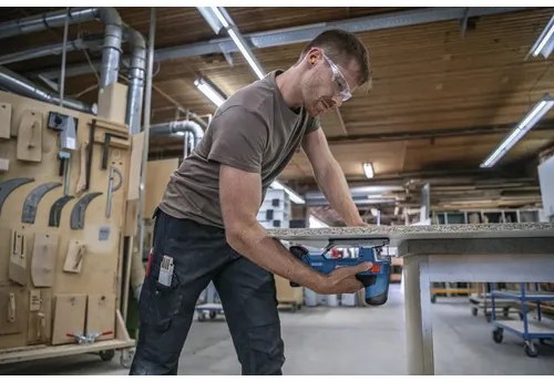 Aku priamočiara píla Bosch Professional GST 18V-155 SC bez aku a nabíjačky, vrátane L-BOXX 136