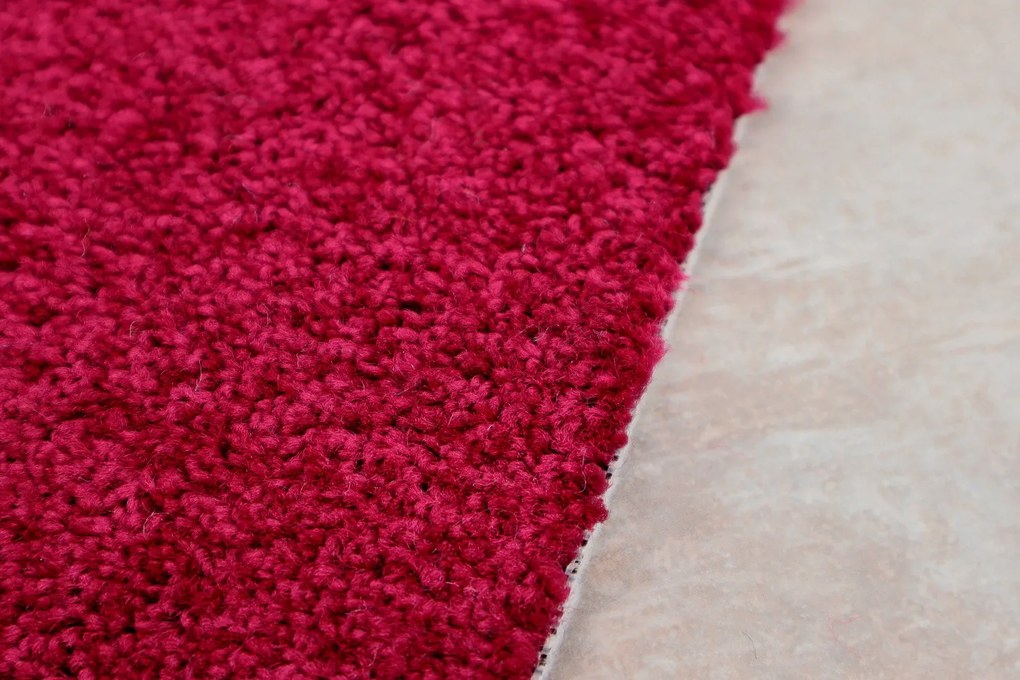 Vopi, Metrážny koberec Eton vínovo červený - neúčtujeme odrezky z role, na mieru, šíře 1,33m,1m,2m,3m,4m,na mieru, neúčtujeme odrezky, červená, filc, kuchyňa