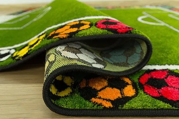 Detský koberec Rainbow 11377/130 futbalové ihrisko, zelený