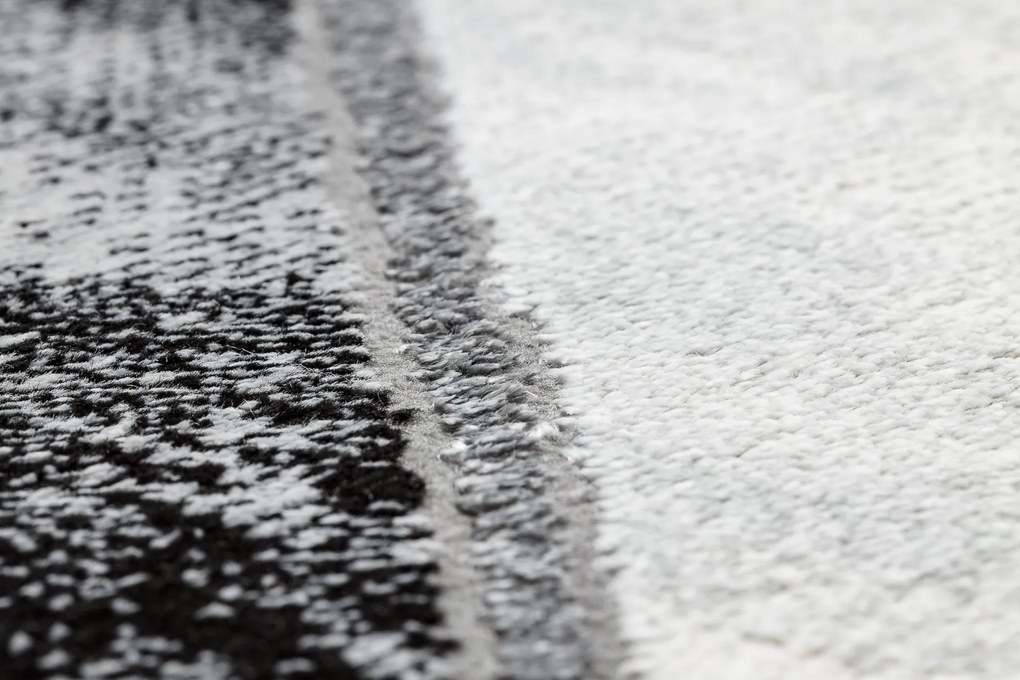 Behúň EMERALD 81953 Glamour exclusive, geometrický, čierno - strieborný