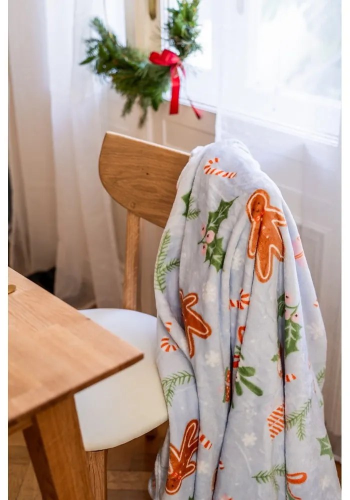 Modrá deka s vianočným motívom z mikroplyšu 130x170 cm Gingerbread – Catherine Lansfield