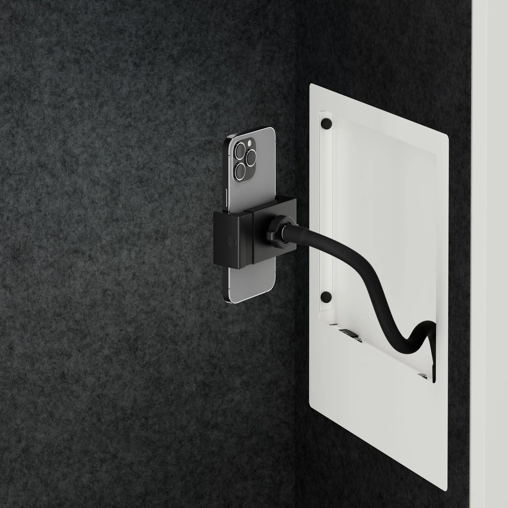 Kancelárska akustická kabína so sedadlom a portom USB-C, telo v biely / sedák tmavosivá v zelenej farbe, 600 mm: SALLY MentalBox